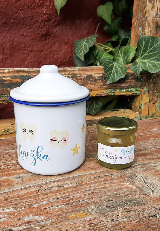 Retro hrnček Zúbková víla