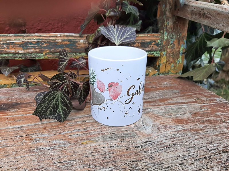 Hrnček s menom a srdiečkami