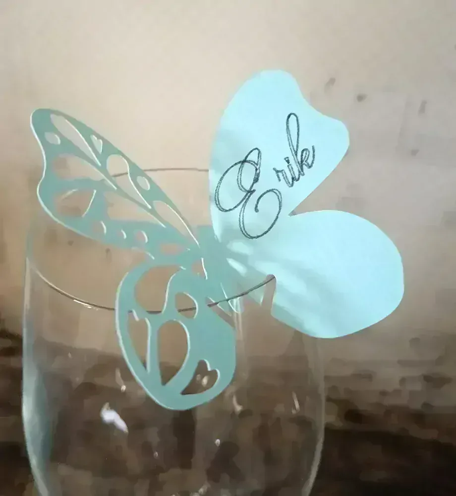 Vyrezávané menovky na poháre